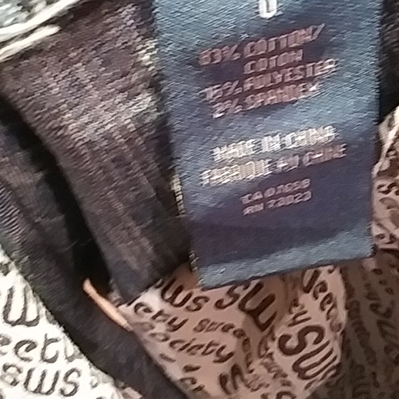 Jean Skirt - Picture 2 of 4